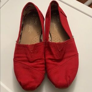 Toms, red, in good condition